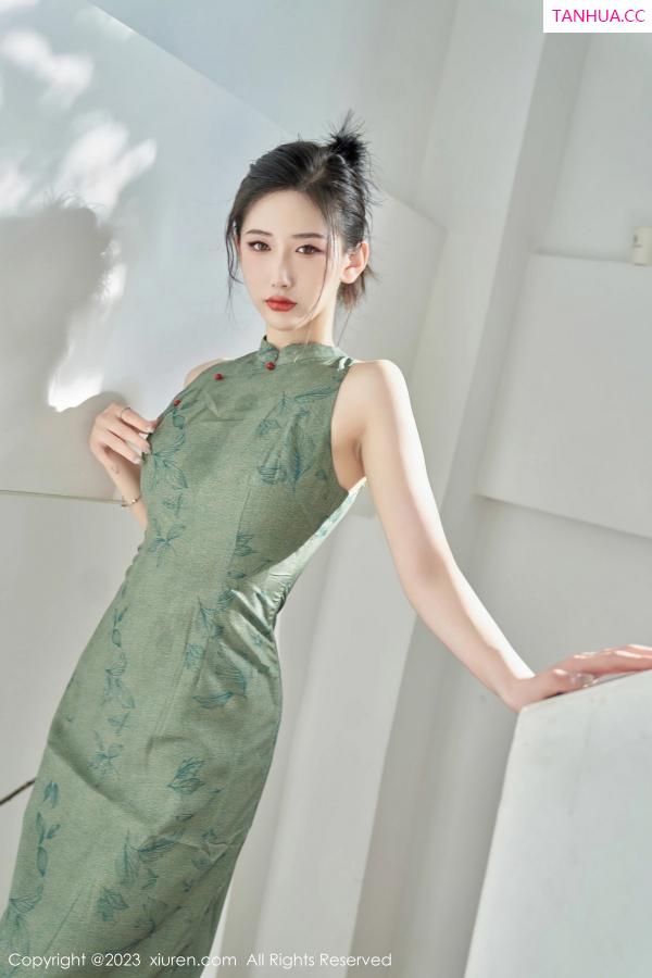   [XiuRen]高清写真图 2023.08.03 No.7181 沈青黛 旗袍美腿第29张图片